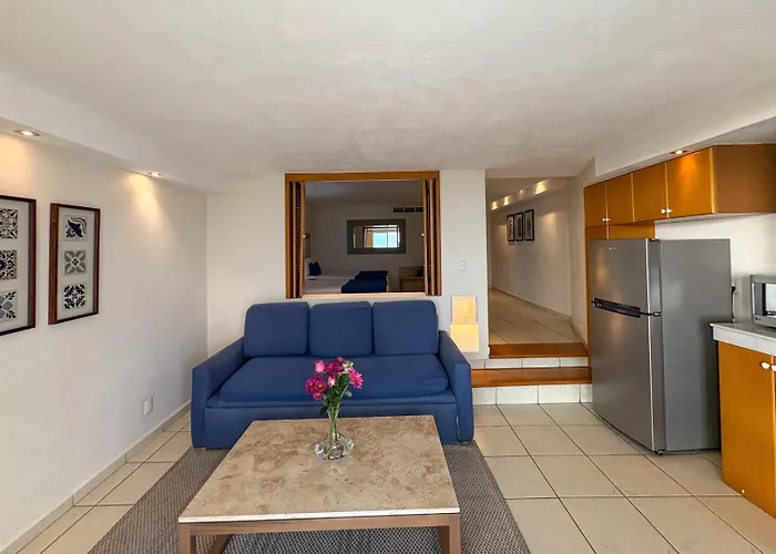Stunning Ocean View, Hotel & Beach Access!
